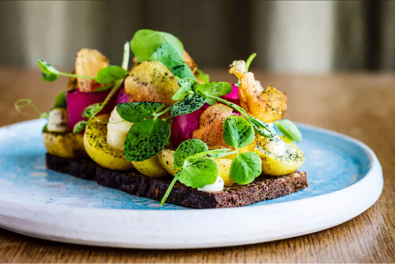 Fancy Danish Smørrebrød #1 (https://copenhagenfood.dk/aamanns-etablissement/).