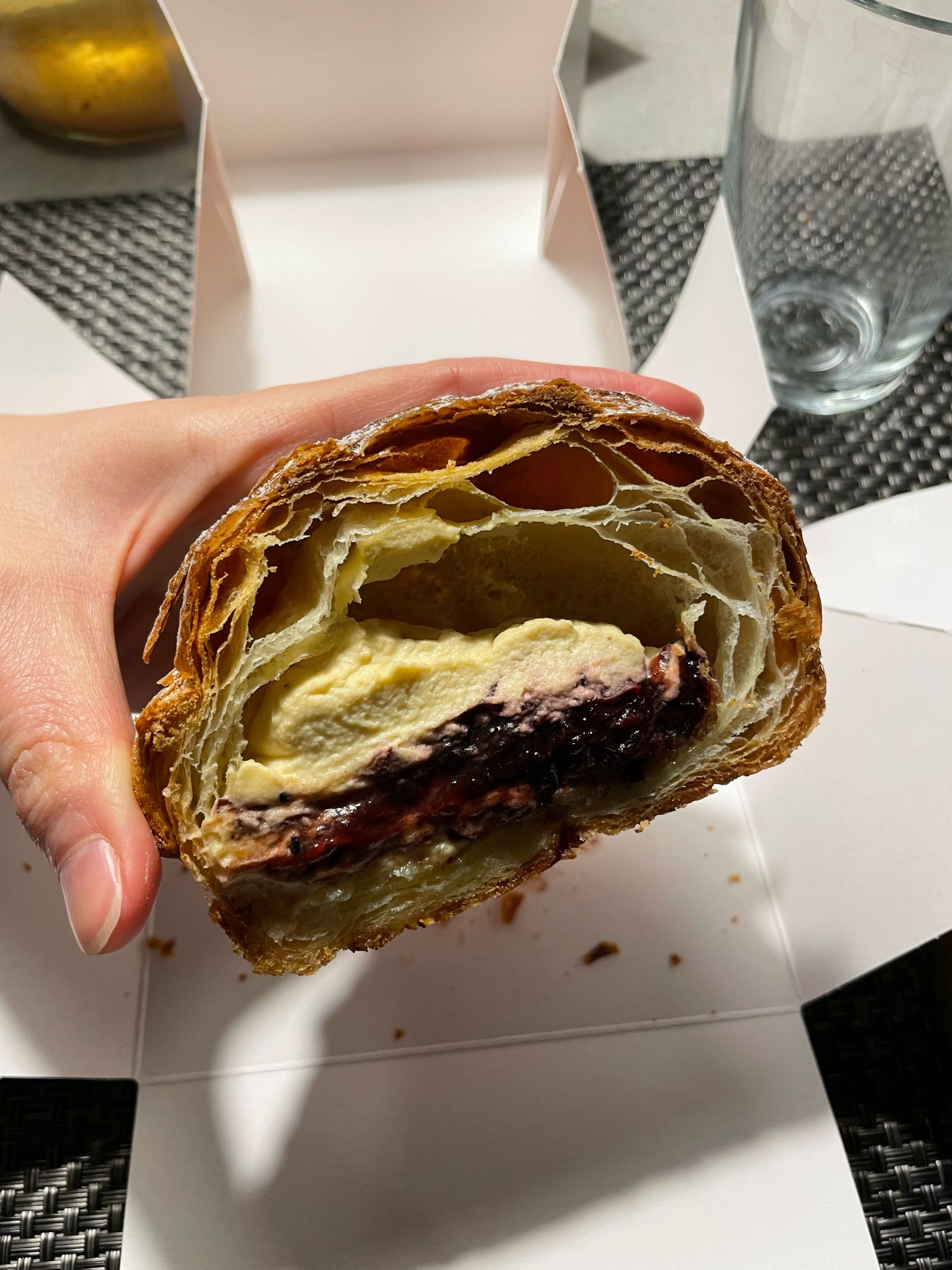 Avant-garde bolle - flot snit!! (nice cross section)
