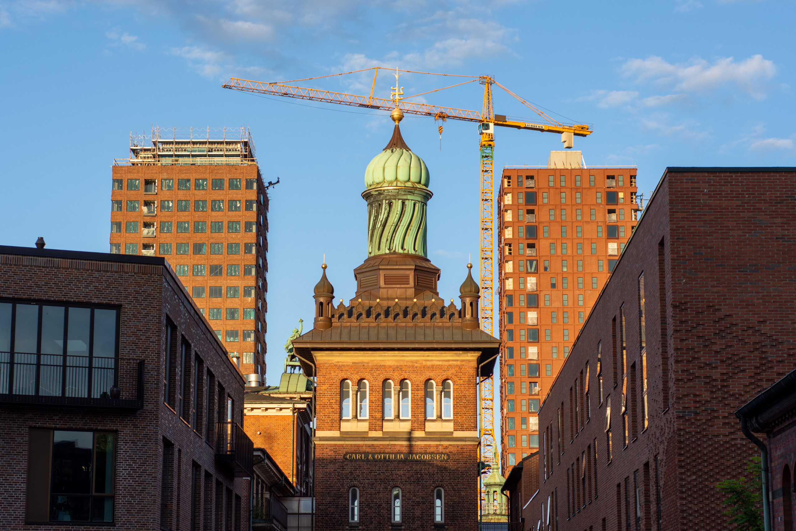 Carlsberg City – with newly constructed towers being erected. © 2024. This work is openly licensed via CC BY-NC 4.0