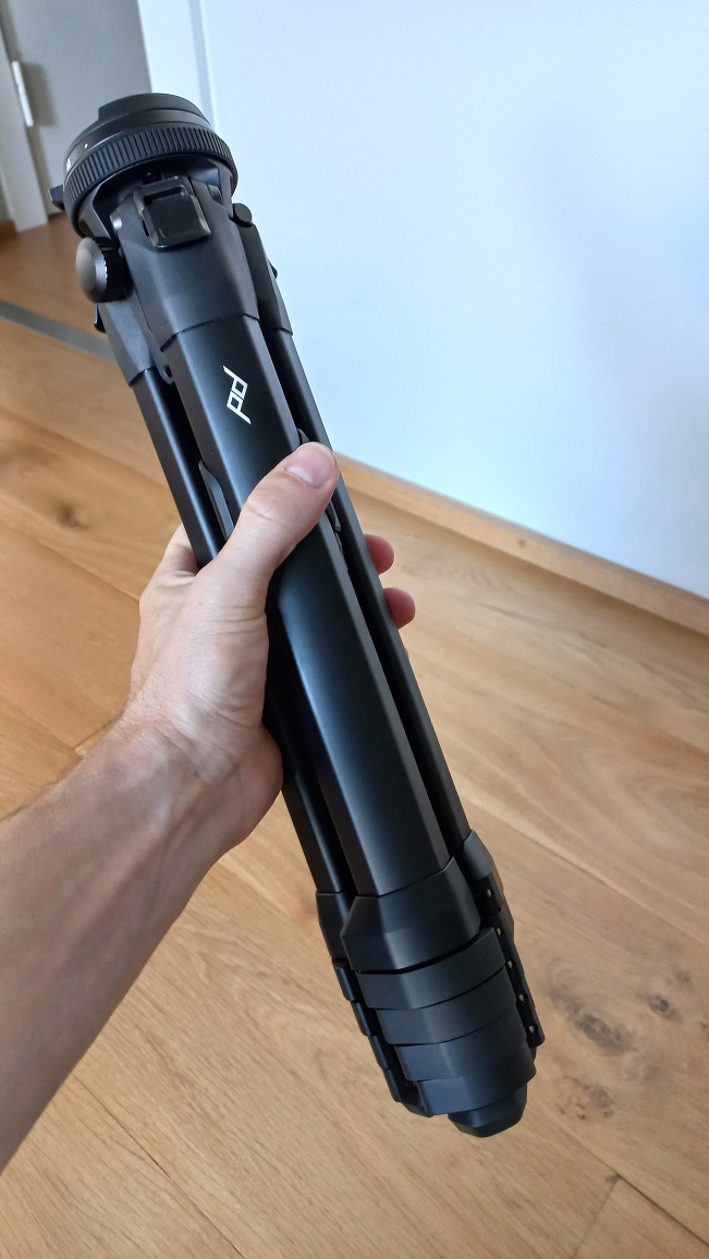 Peak Designs aluminium tripod. © 2024. This work is openly licensed via CC BY-NC 4.0