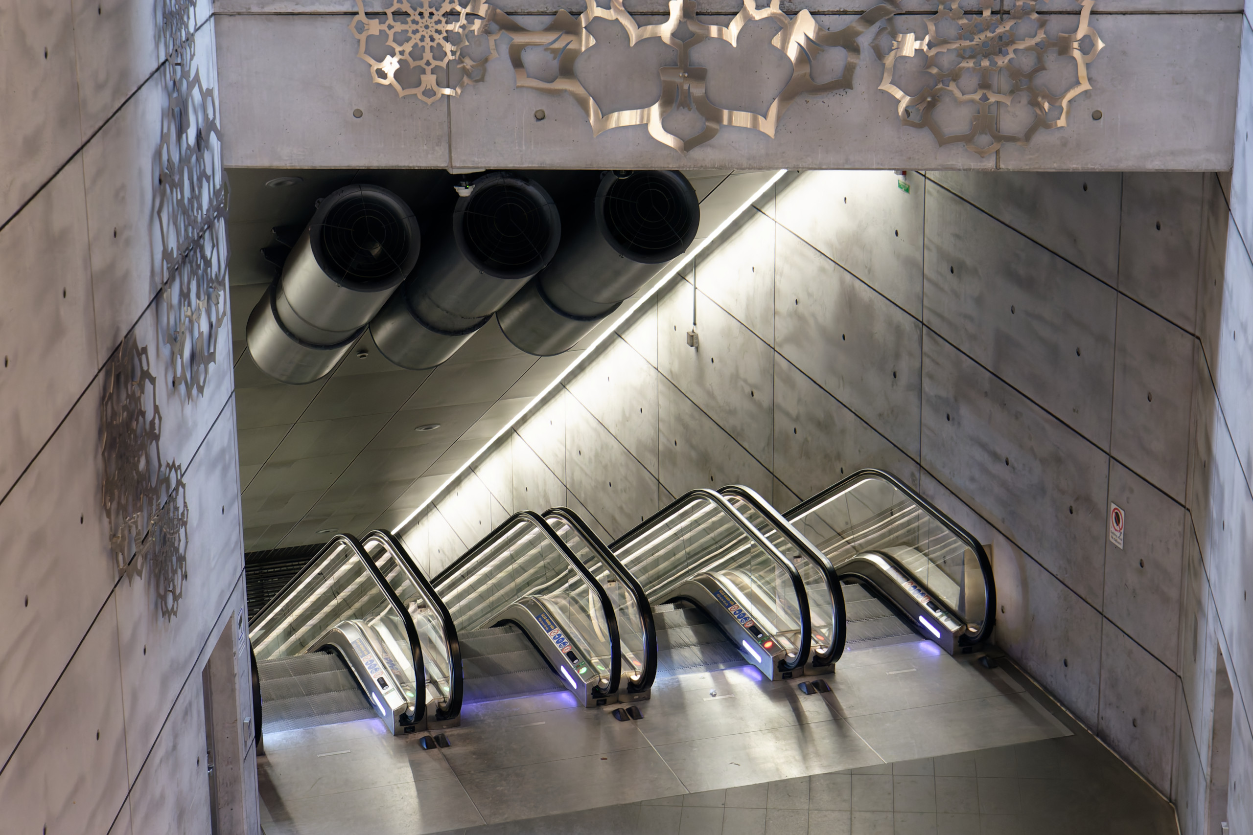 Malmö triagelen station entrance/exit © 2025. This work is openly licensed via CC BY-NC 4.0