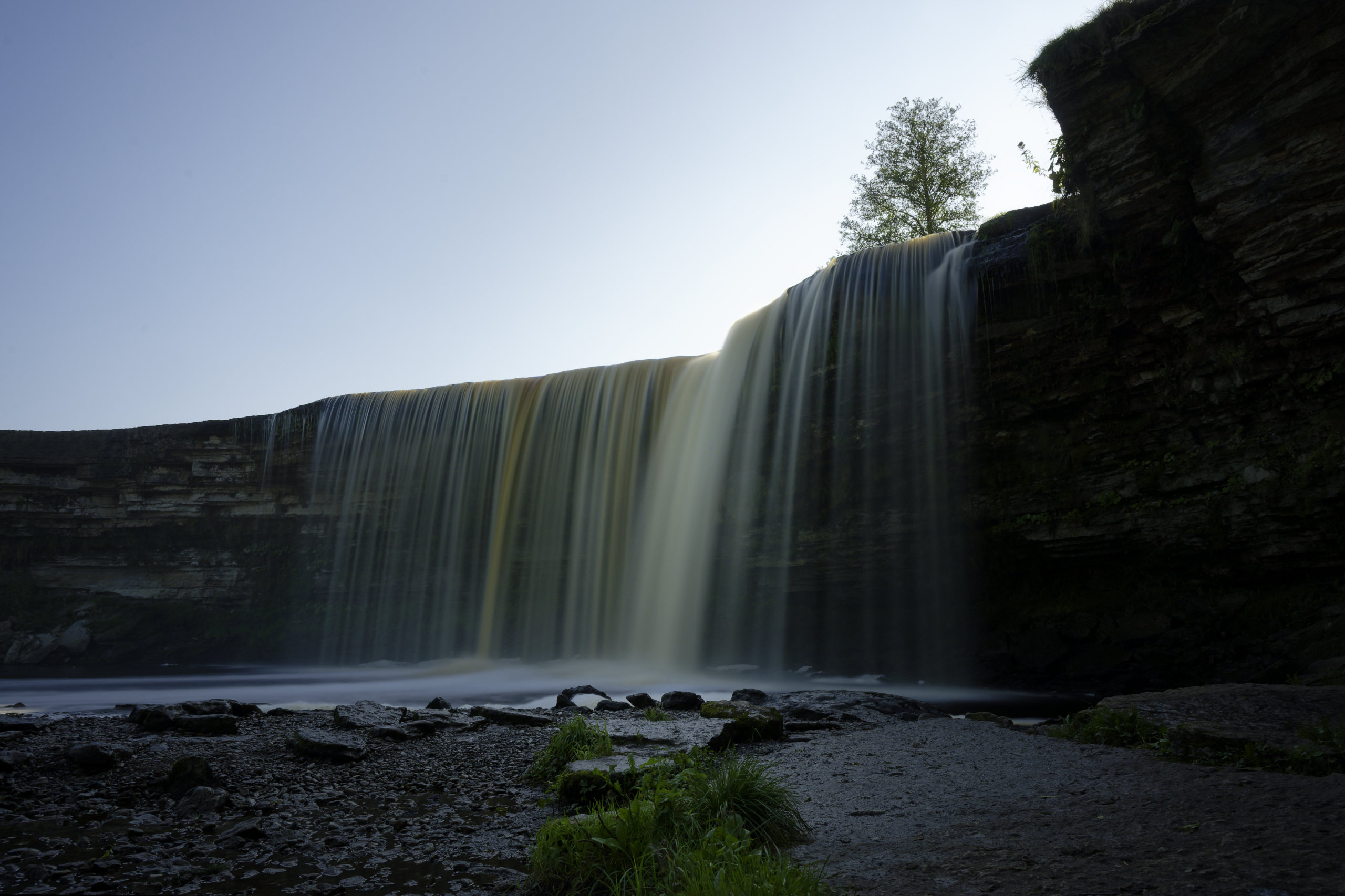 Jägala waterfall. The interesting colour of the water stems from the source (the many bogs in Estonia). © 2025. This work is openly licensed via CC BY-NC 4.0