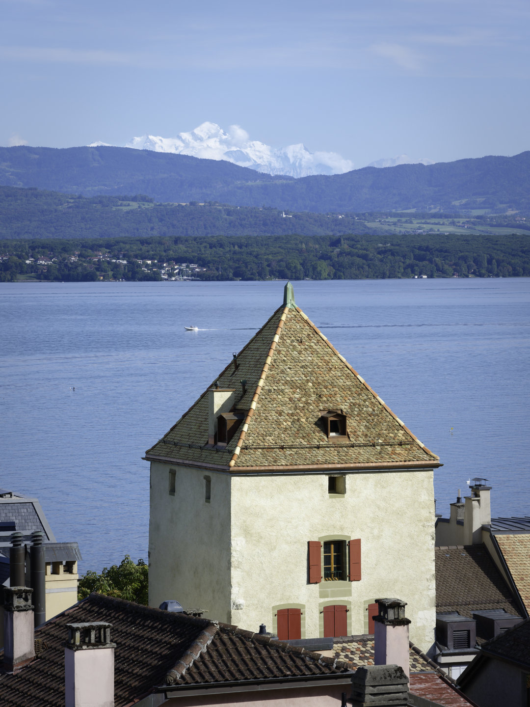 Mont Blanc from Nyon. © 2026.